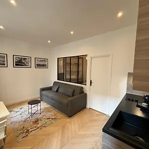 Contemporain République - Temple , Paris France