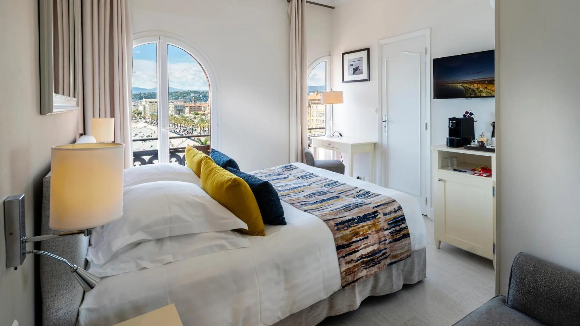Hotel Suisse Nice 4*,  France